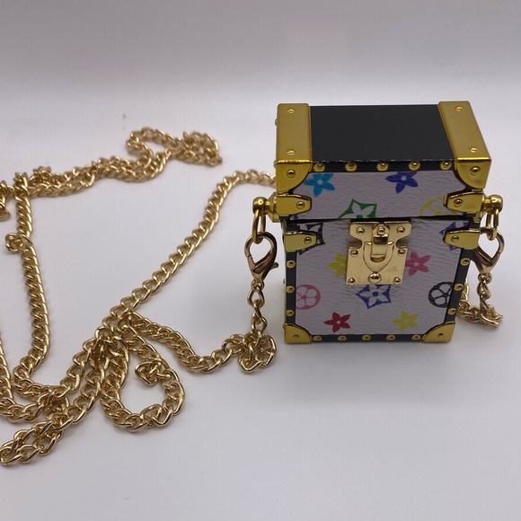 Compatible with AirPods 1, 2 Case. New - Picture 1 of 8